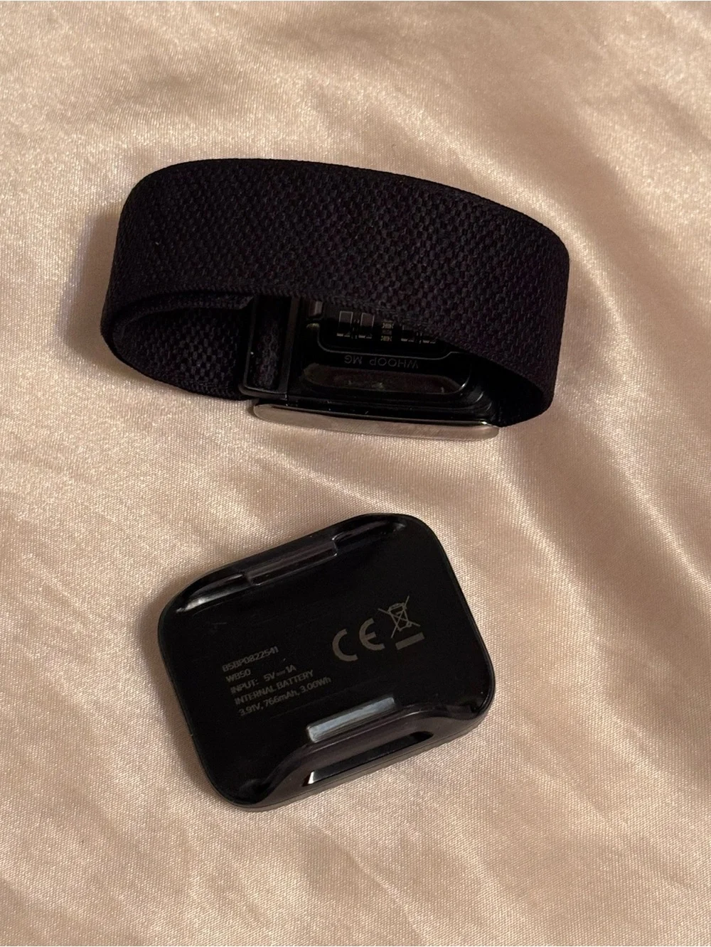 BRAND NEW w/ box! Whoop Life Black wearable health tracker w/ Portable Charger